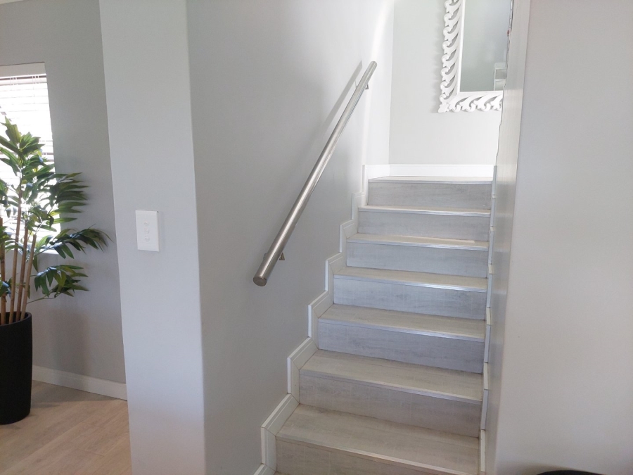 4 Bedroom Property for Sale in Hartenbos Landgoed Western Cape